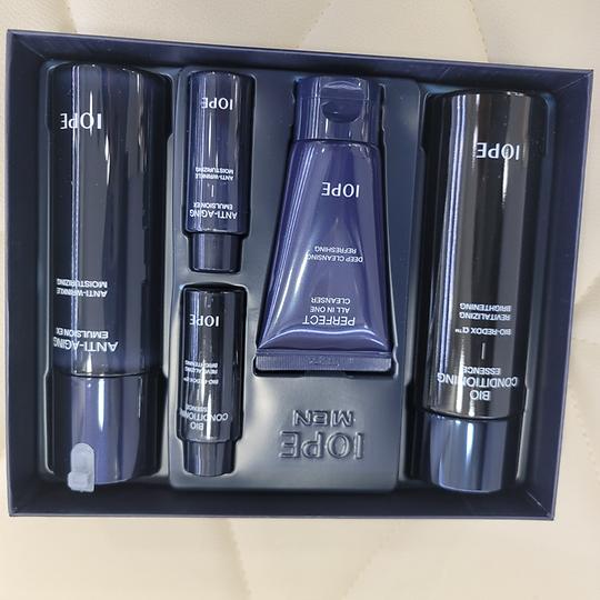 이미지에 맞는 alt값 넣어주세요.