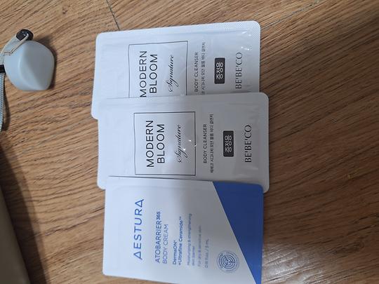 이미지에 맞는 alt값 넣어주세요.