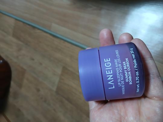 이미지에 맞는 alt값 넣어주세요.